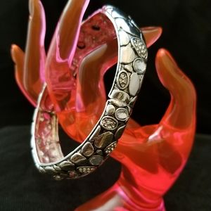 Silver-tone texture stretch bracelet